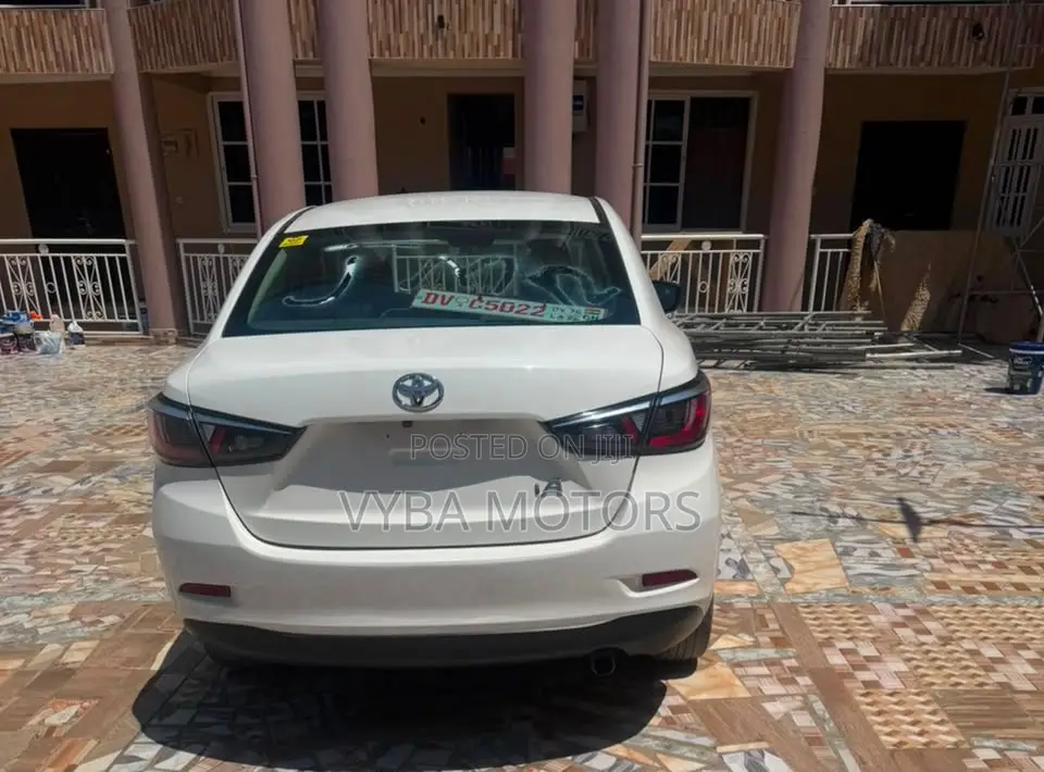 Toyota Yaris iA 1.5 FWD 2017 White