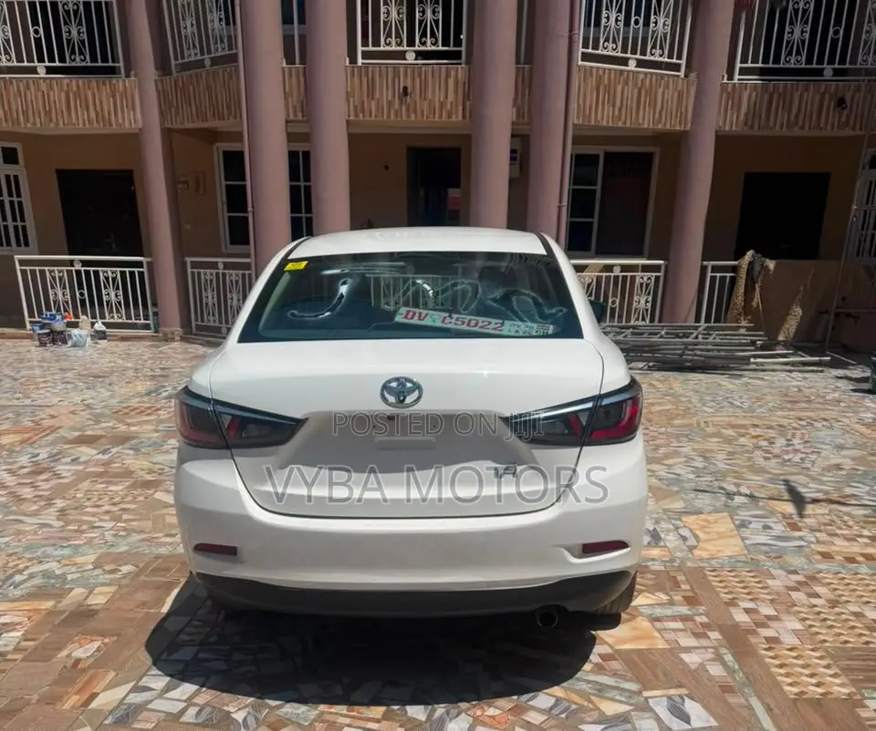 Toyota Yaris iA 1.5 FWD 2017 White