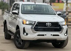 New Toyota Hilux 2025 White
