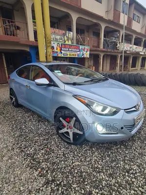 Hyundai Elantra Limited Sedan FWD (1.8L 4cyl 6A) 2013 Blue