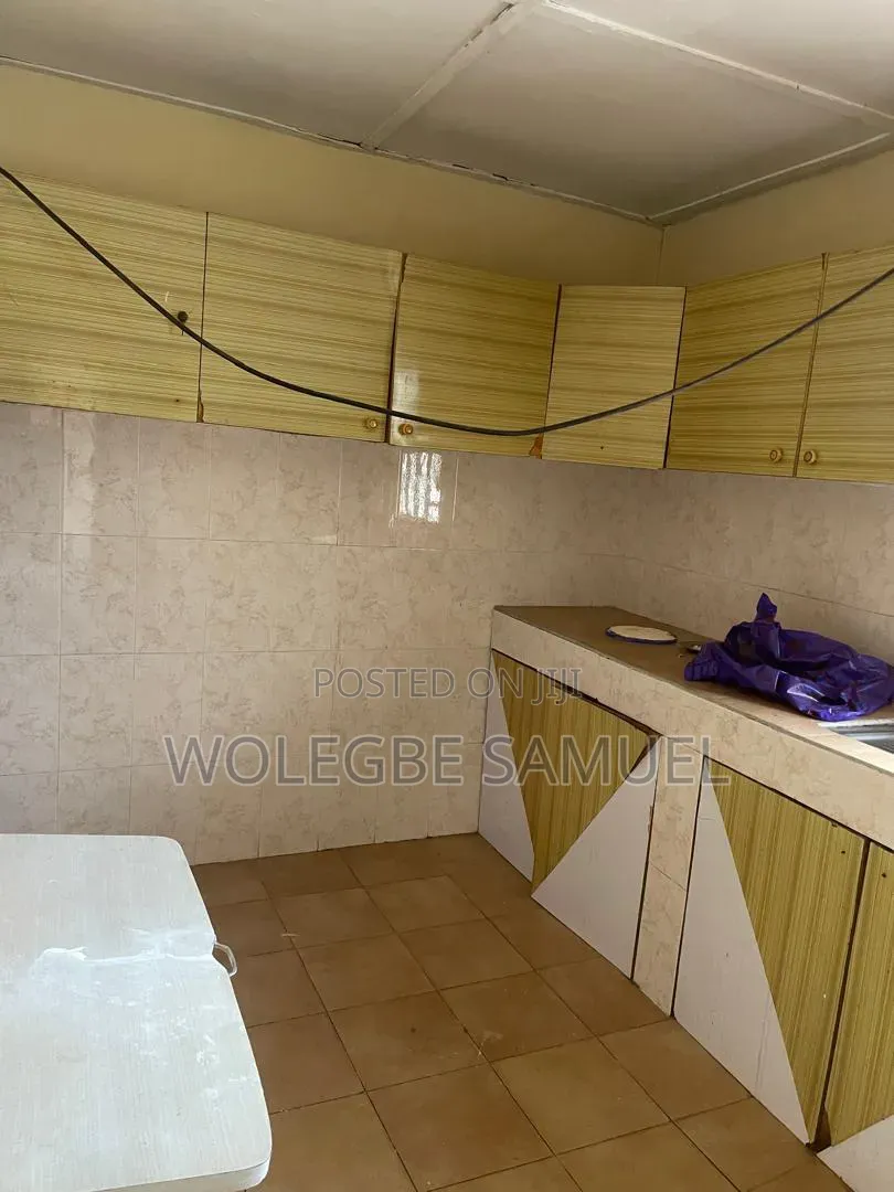 3bdrm House in Sakumono for rent