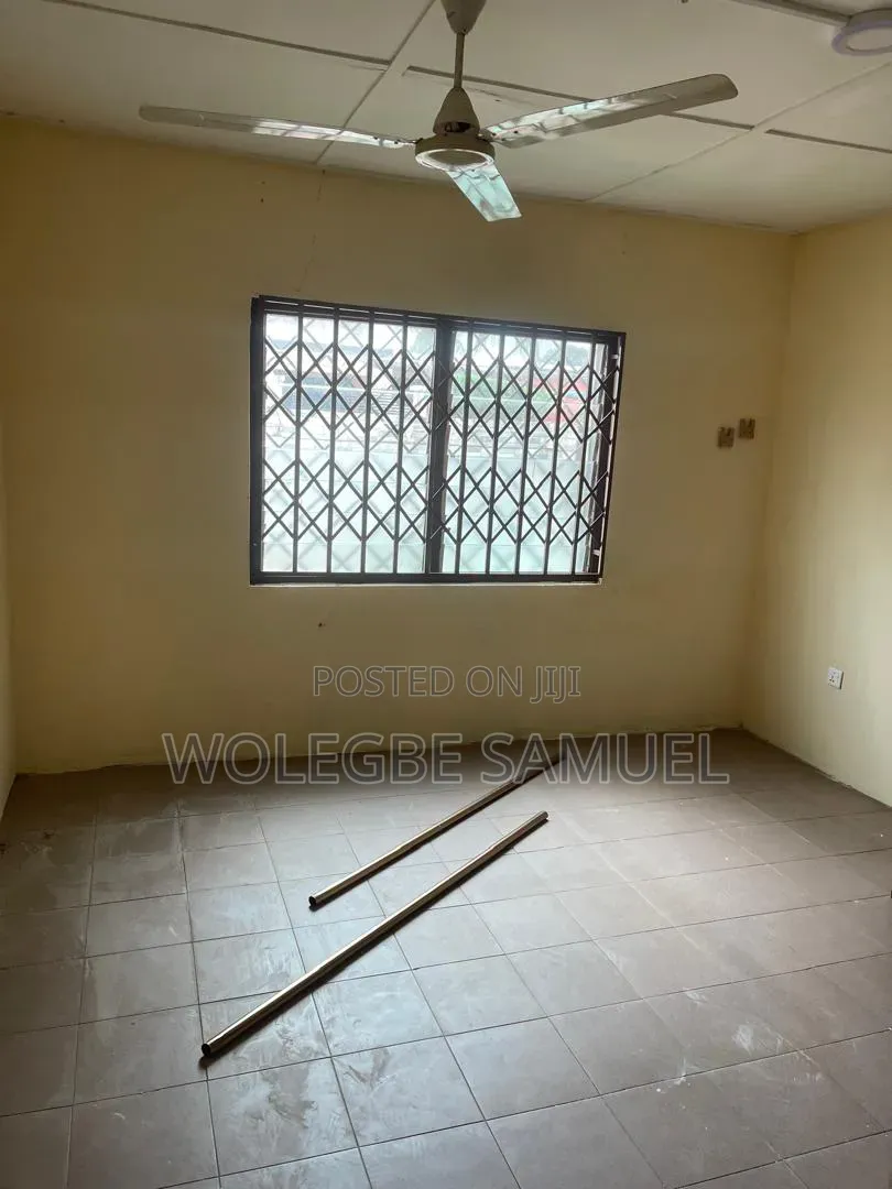 3bdrm House in Sakumono for rent