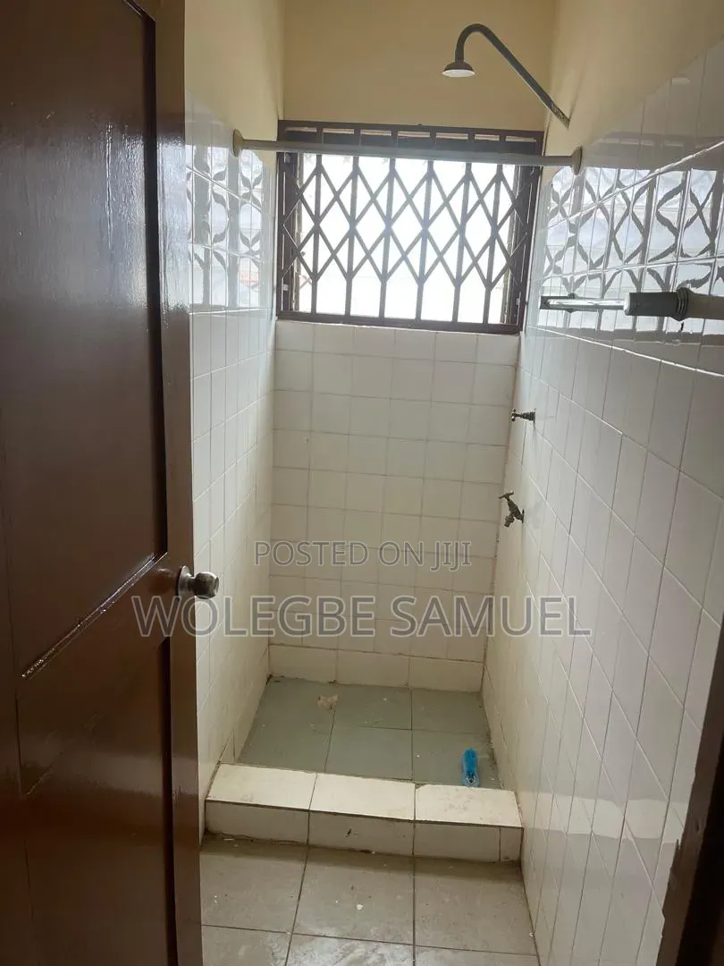 3bdrm House in Sakumono for rent