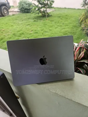 Laptop Apple MacBook Pro 32GB Apple M1 Pro SSHD (Hybrid) 512GB