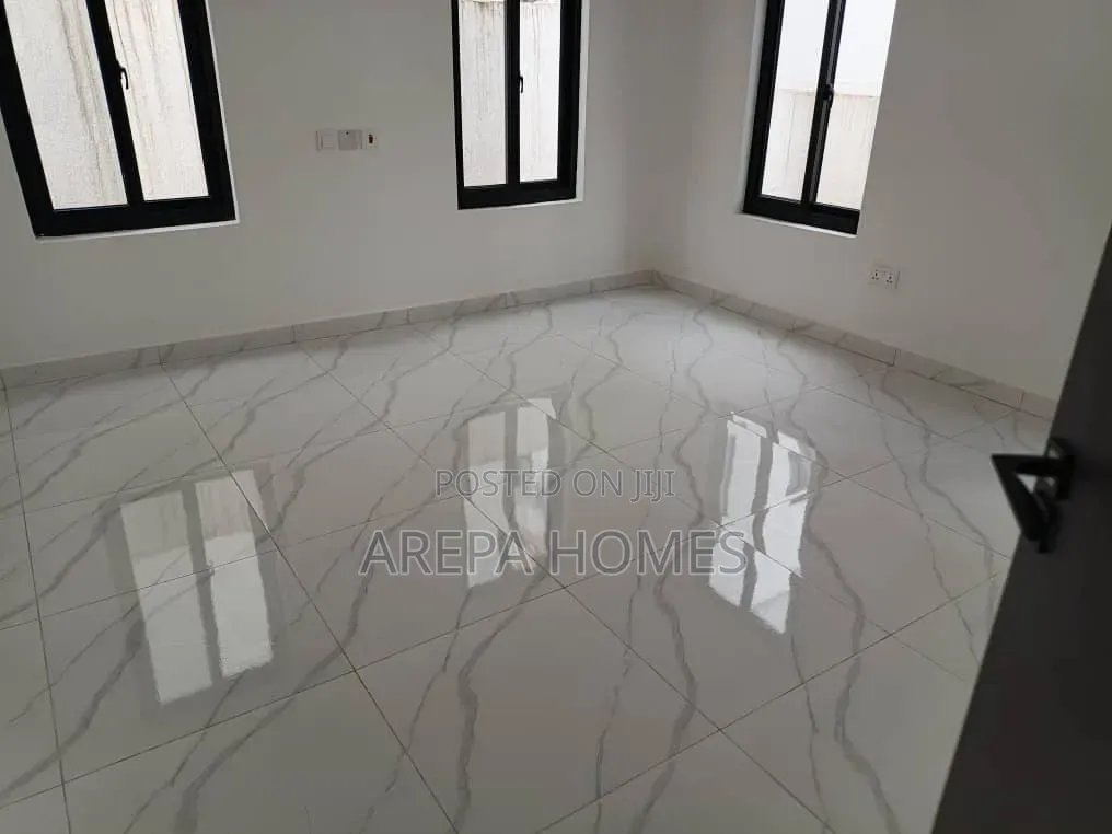 4bdrm Townhouse / Terrace in Arepa Homes, Ghana Flag for rent