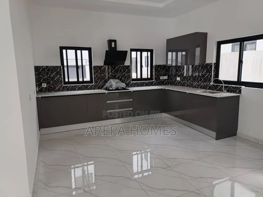 4bdrm Townhouse / Terrace in Arepa Homes, Ghana Flag for rent