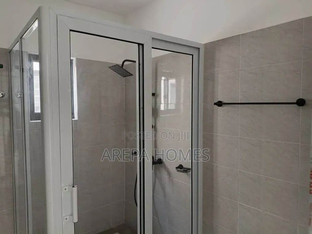4bdrm Townhouse / Terrace in Arepa Homes, Ghana Flag for rent