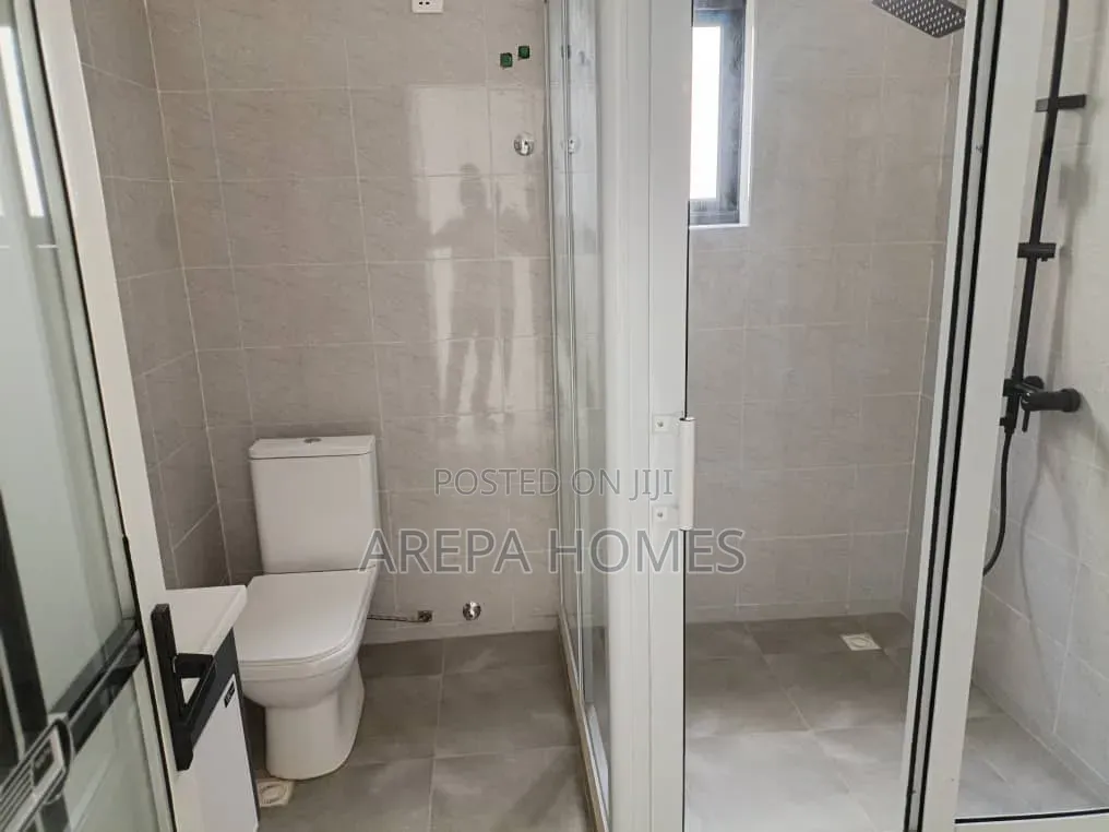 4bdrm Townhouse / Terrace in Arepa Homes, Ghana Flag for rent