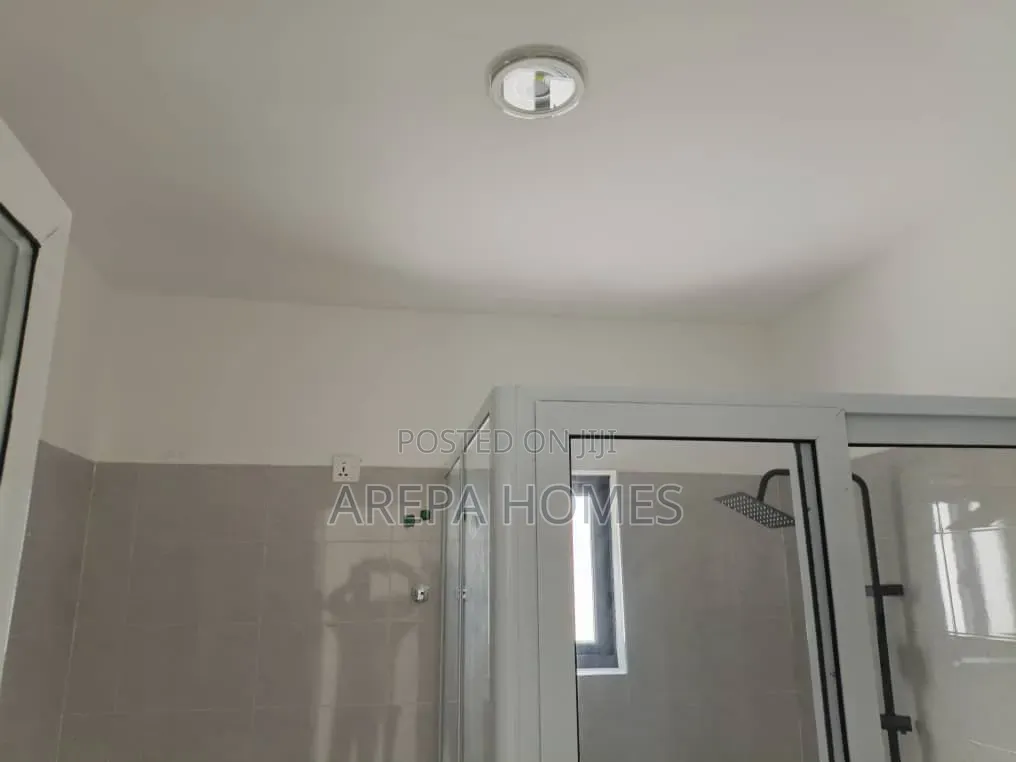 4bdrm Townhouse / Terrace in Arepa Homes, Ghana Flag for rent