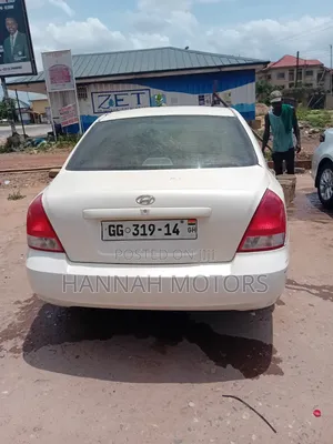 Hyundai Avante 2005 White