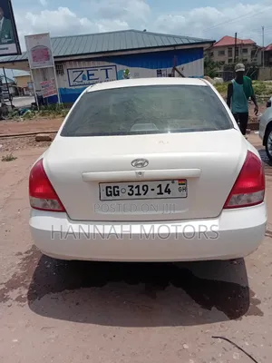 Hyundai Avante 2005 White