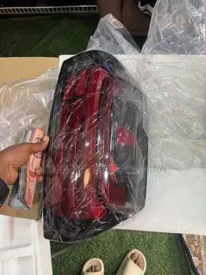 Toyota Tundra 2017,2018 Spec Tail Light