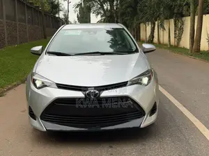 Toyota Corolla LE (1.8L 4cyl 2A) 2018 Silver