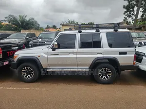 Toyota Land Cruiser 2014 Silver