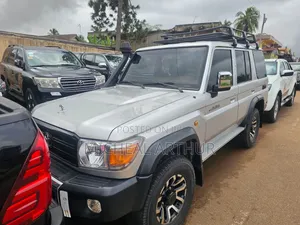 Toyota Land Cruiser 2014 Silver