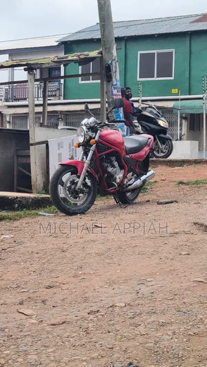 Yamaha 2002 Red