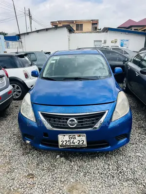 Nissan Versa 2013 Blue