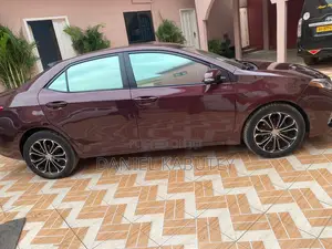 Toyota Corolla SE Special Edition 4dr Sedan (1.8L 4cyl CVT) 2017