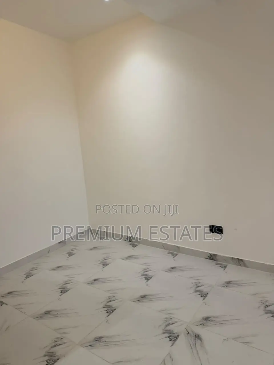 3bdrm Townhouse/Terrace in East Legon for sale