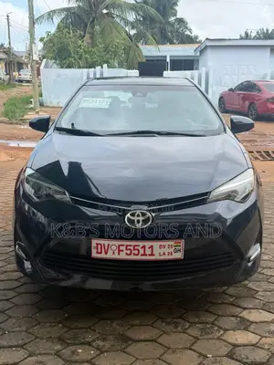 Toyota Corolla LE (1.8L 4cyl 2A) 2018 Blue