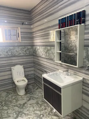 5bdrm House in Haatso, ECOMOG for sale