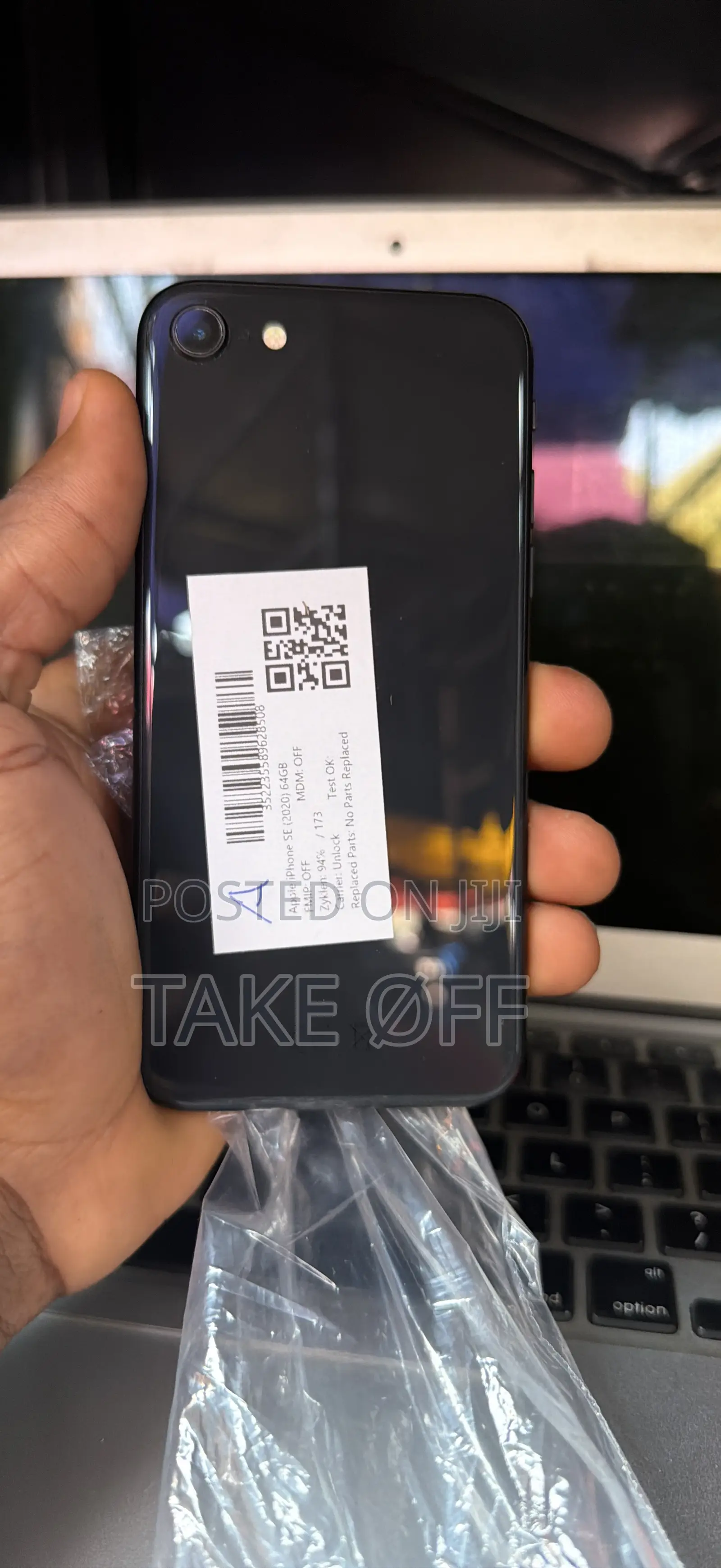 Apple iPhone SE (2020) 64 GB Red