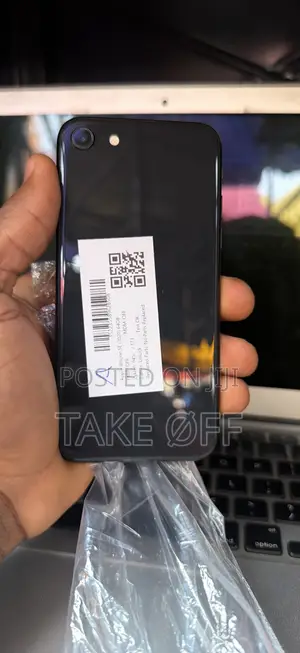 Apple iPhone SE (2020) 64 GB Red
