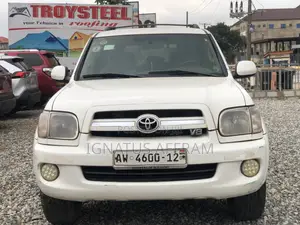 Toyota Sequoia SR5 4dr SUV (4.7L 8cyl 4A) 2004 White