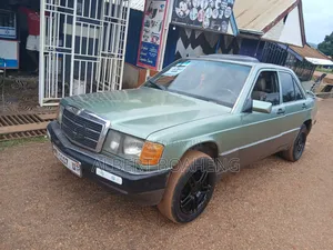 Mercedes-Benz 190E 1991 Green