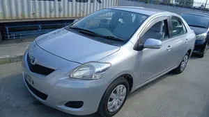 Toyota Belta 2010 Silver