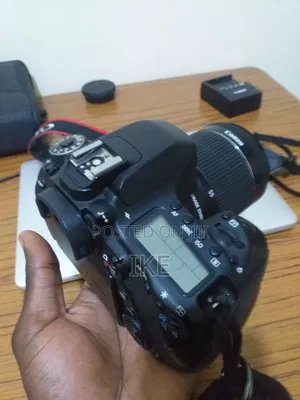 Canon Eos 80d With 18-55mm Kit Lens
