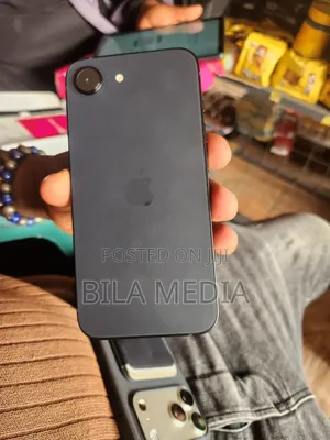 New Apple iPhone 17e 256 GB Black
