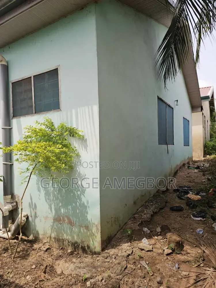 3bdrm House in Georges Estate, Assin South for sale