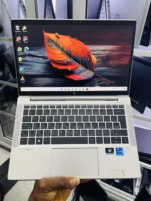 Laptop HP EliteBook 830 G8 16GB Intel Core i5 SSD 256GB