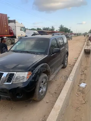 Nissan Hardbody 2013 Black