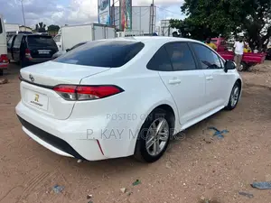 Toyota Corolla LE 2022 White