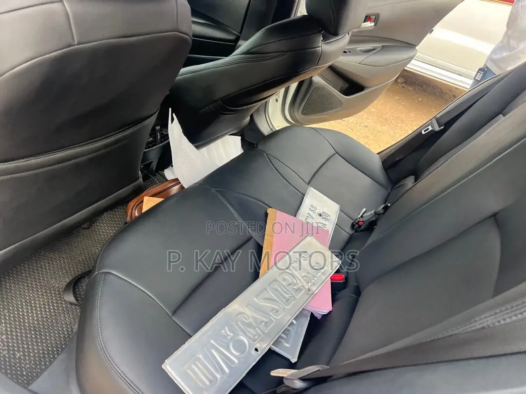 Toyota Corolla LE 2022 White