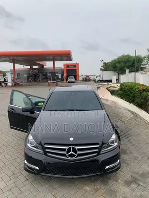 Mercedes-Benz C250 2015 Black