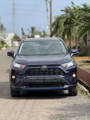 Toyota RAV4 2021 Blue