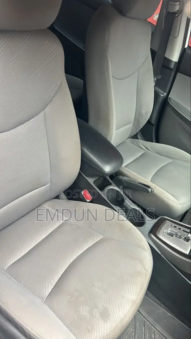 Hyundai Elantra SE 4dr Sedan (1.8L 4cyl 6A) 2014 White