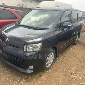 Toyota Voxy X 2WD 8-Seater 2011 Gray
