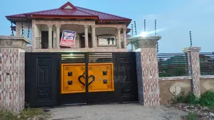 8bdrm Mansion in Millenium City for sale