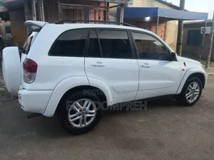 Toyota RAV4 2004 White