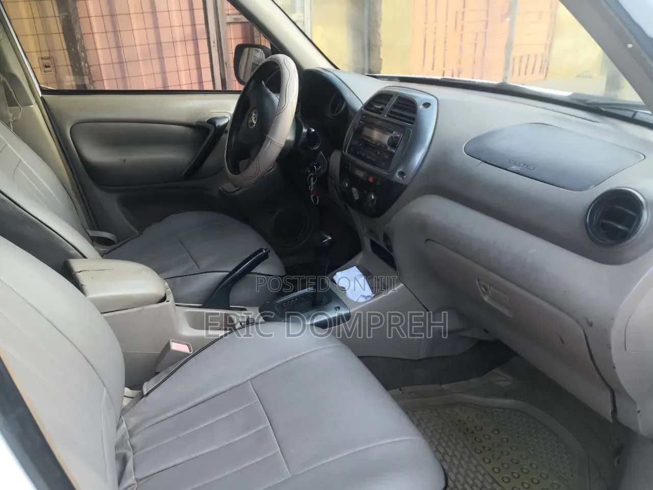Toyota RAV4 2004 White