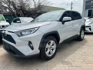 Toyota RAV4 2023 White