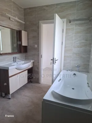 4bdrm House in Kg Franco Properties, Sakumono for sale