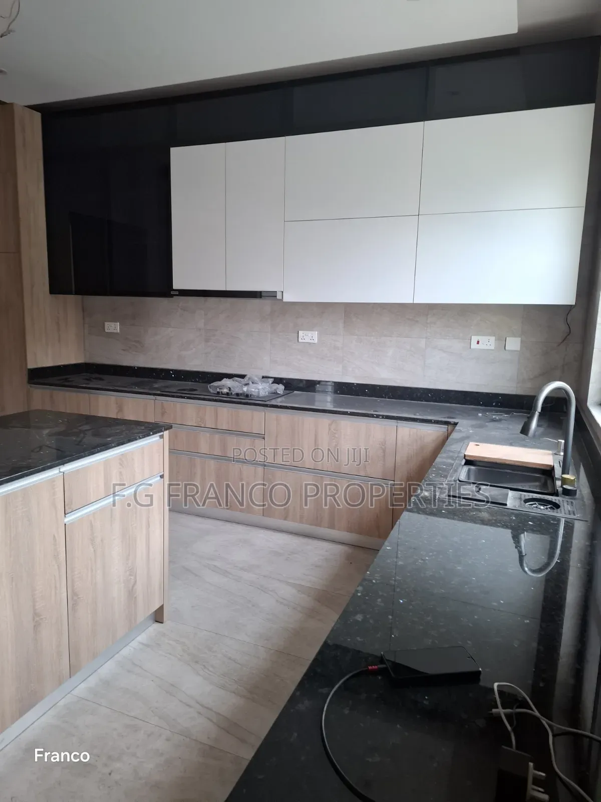 4bdrm House in Kg Franco Properties, Sakumono for sale