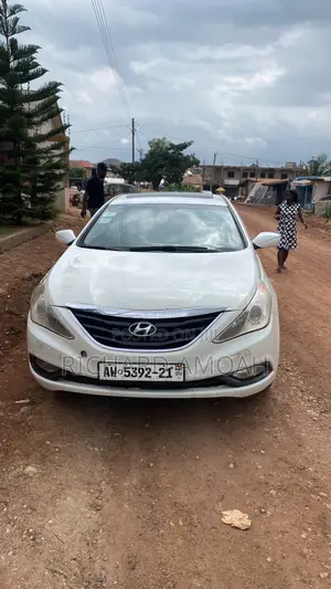 Hyundai Sonata GLS Sedan FWD (2.4L 4cyl 6A) 2012 White