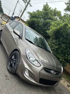 Hyundai Accent GLS 2013 Brown