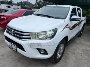 Toyota Hilux SR+ 4x4 2017 White